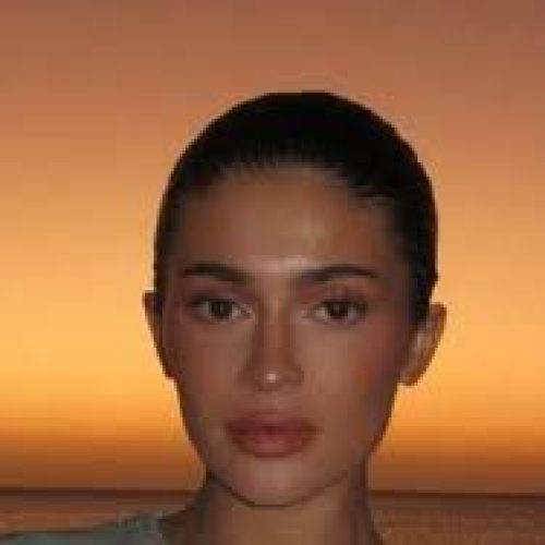 Quem é Bianca Censori? A Arquiteta Australiana que Conquistou o Mundo com Estilo e Relação com Kanye West